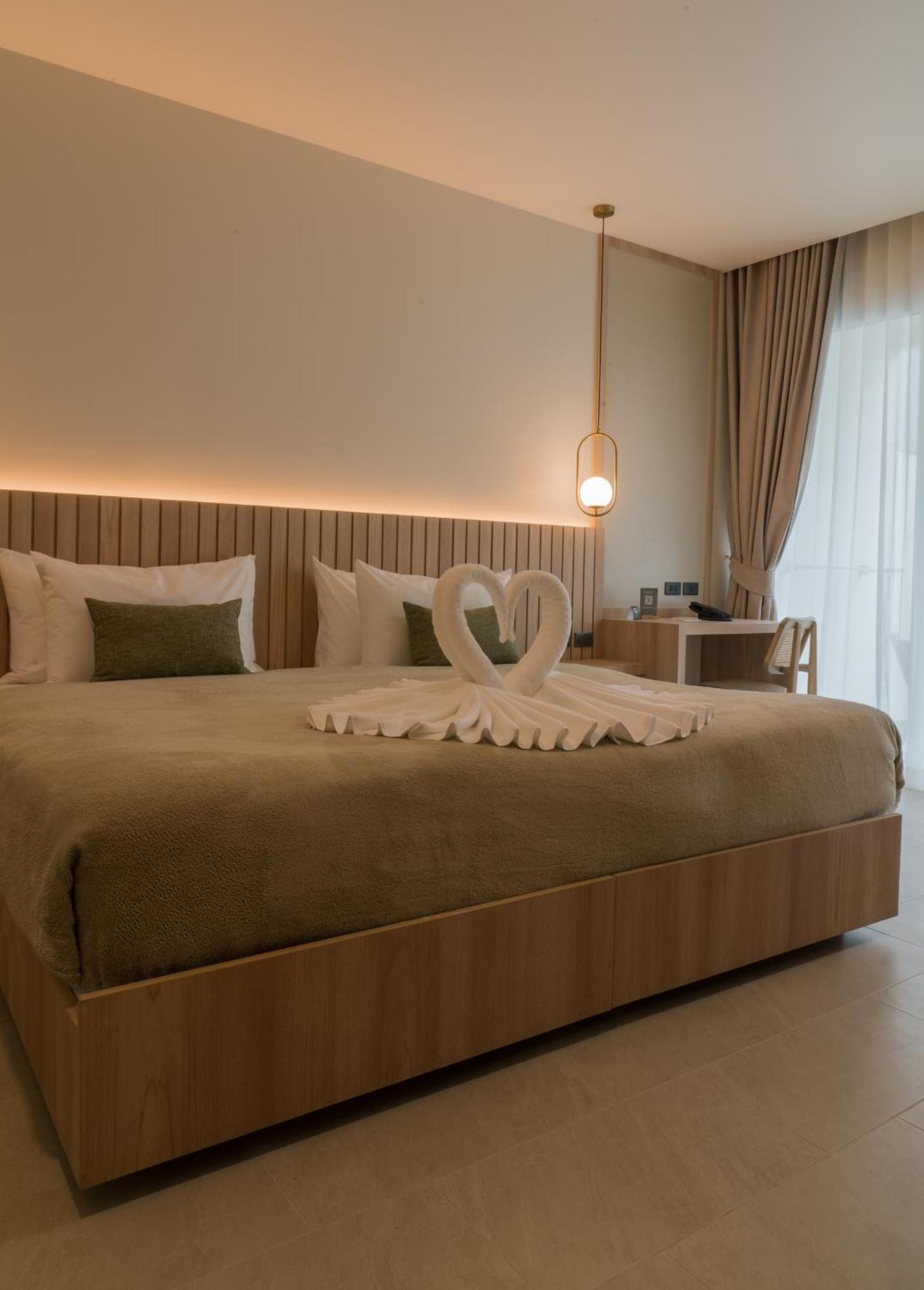 Niranapa Boutique Resort Kata Beach  Eksteriør billede