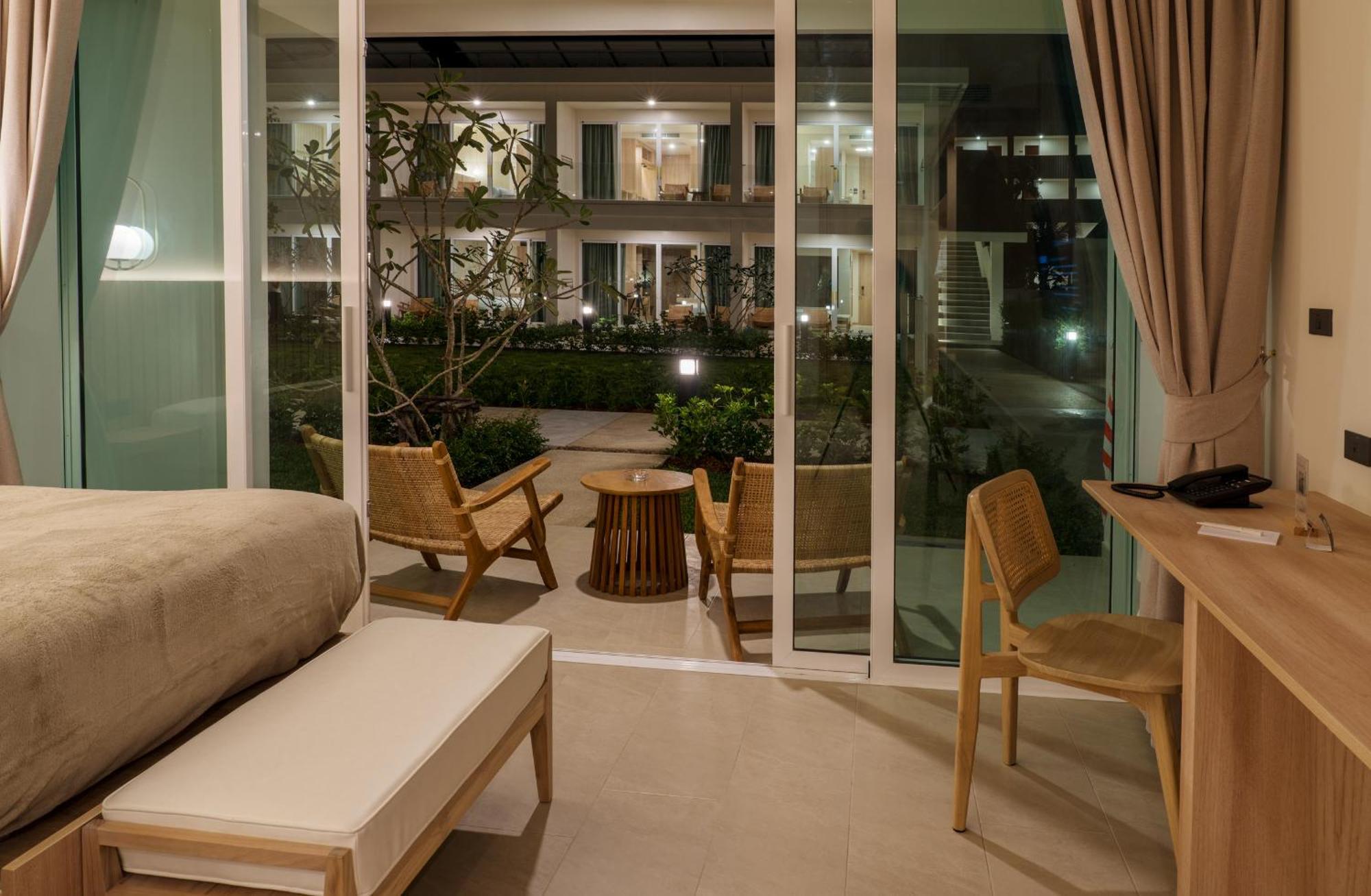 Niranapa Boutique Resort Kata Beach  Eksteriør billede